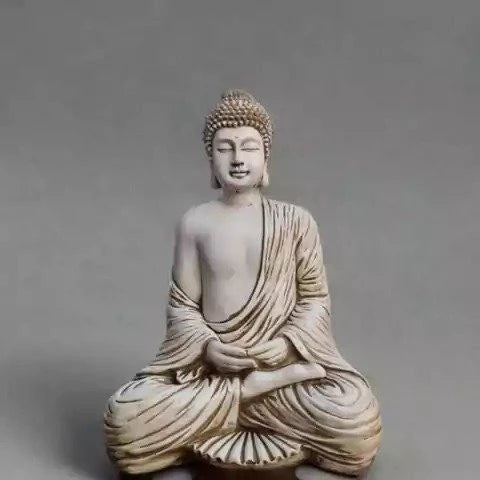 Buda Manto Sentado